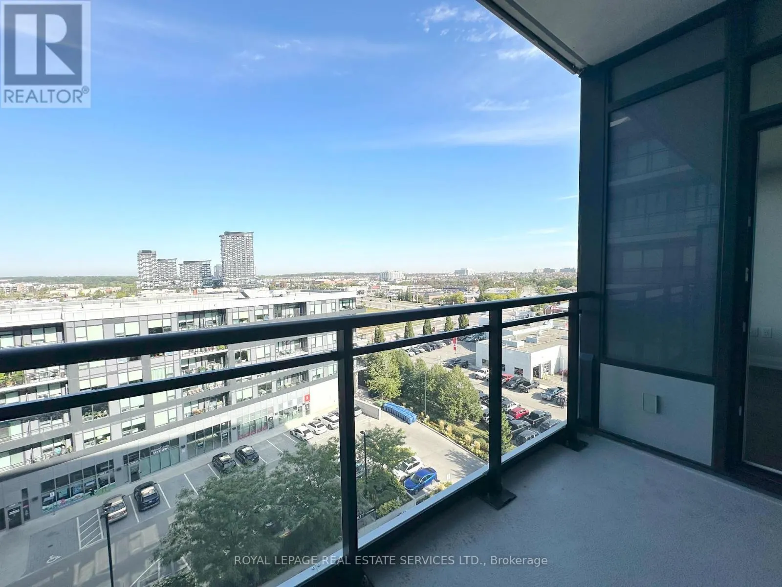 903 - 2333 TAUNTON ROAD