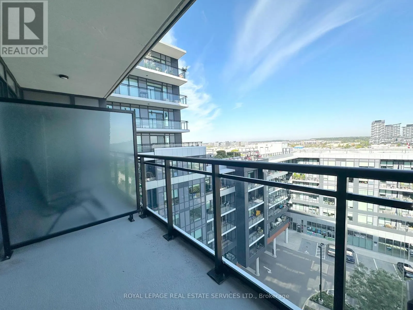 903 - 2333 TAUNTON ROAD
