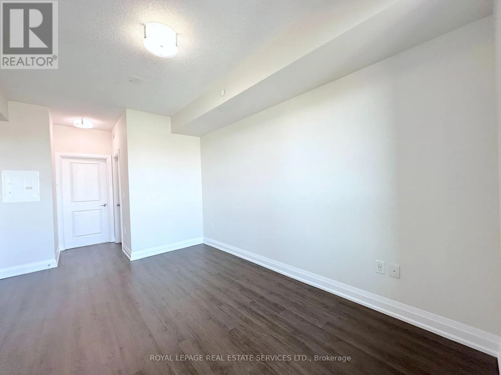 903 - 2333 TAUNTON ROAD