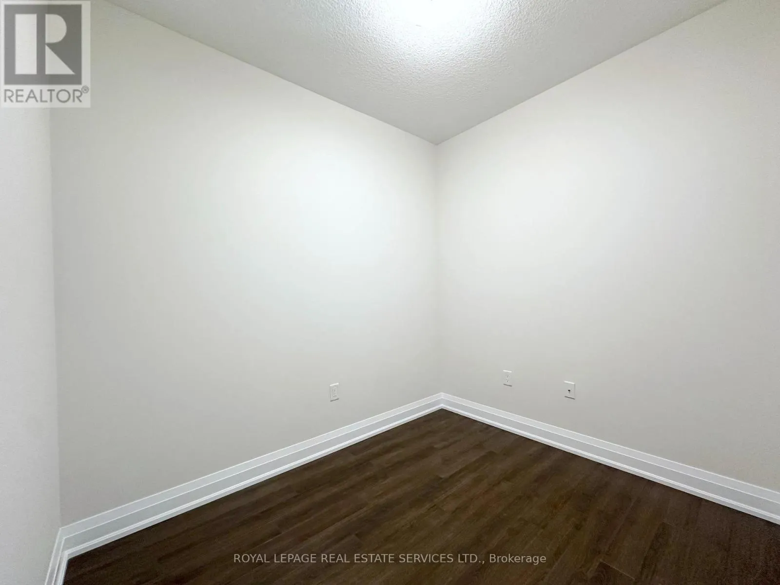 903 - 2333 TAUNTON ROAD