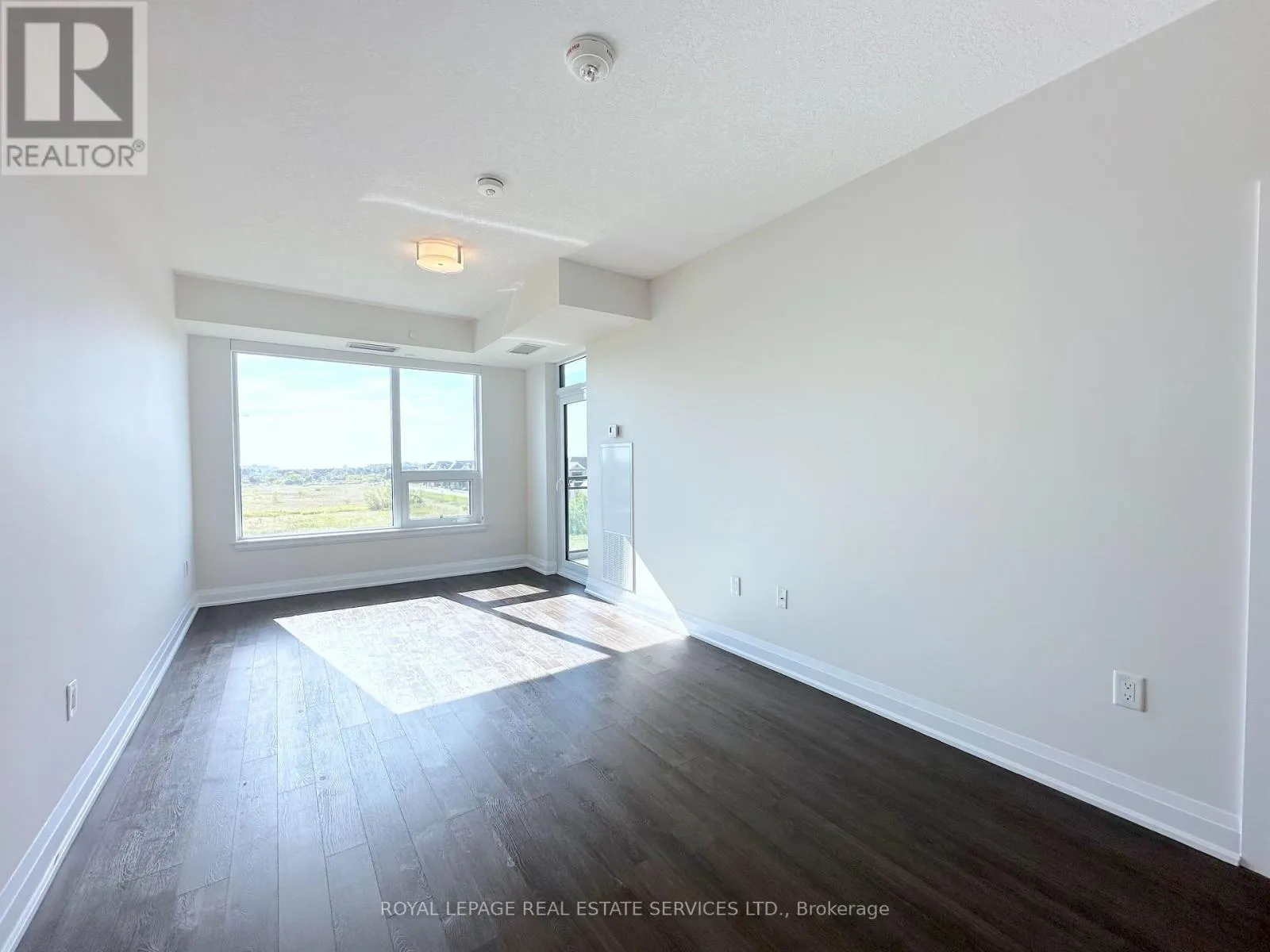 408 - 2333 TAUNTON ROAD