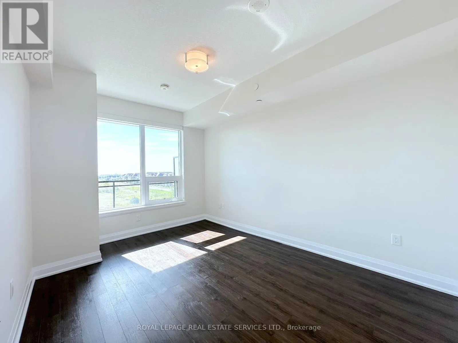408 - 2333 TAUNTON ROAD