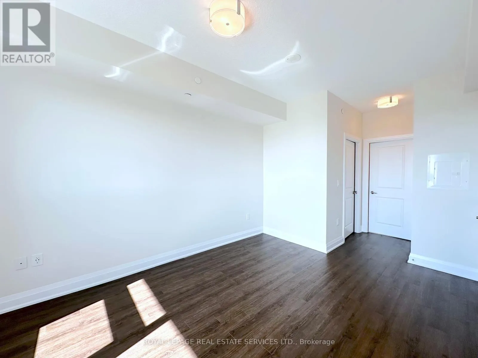 408 - 2333 TAUNTON ROAD