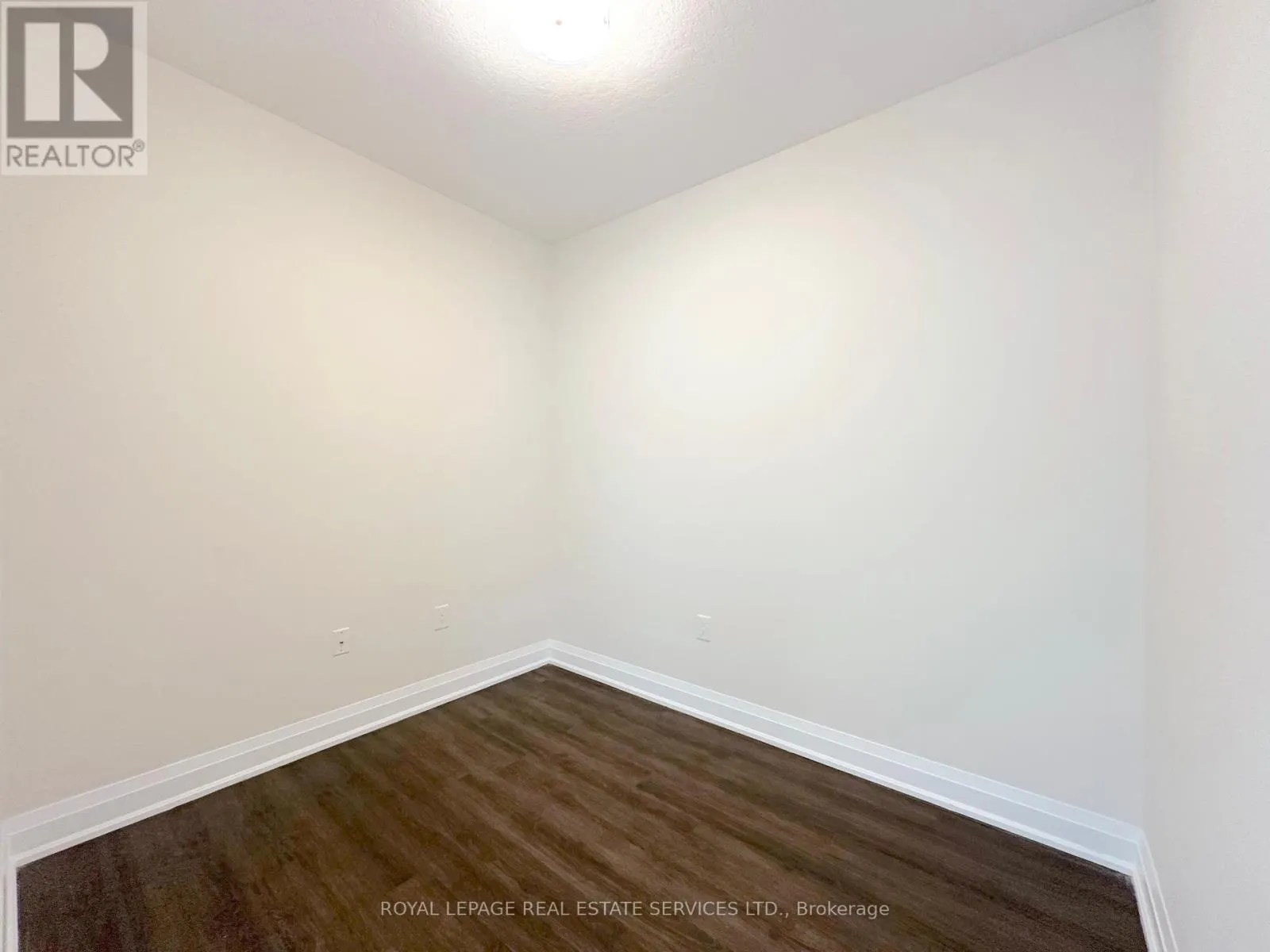408 - 2333 TAUNTON ROAD