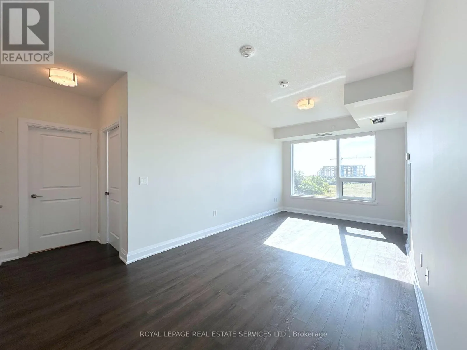 408 - 2333 TAUNTON ROAD
