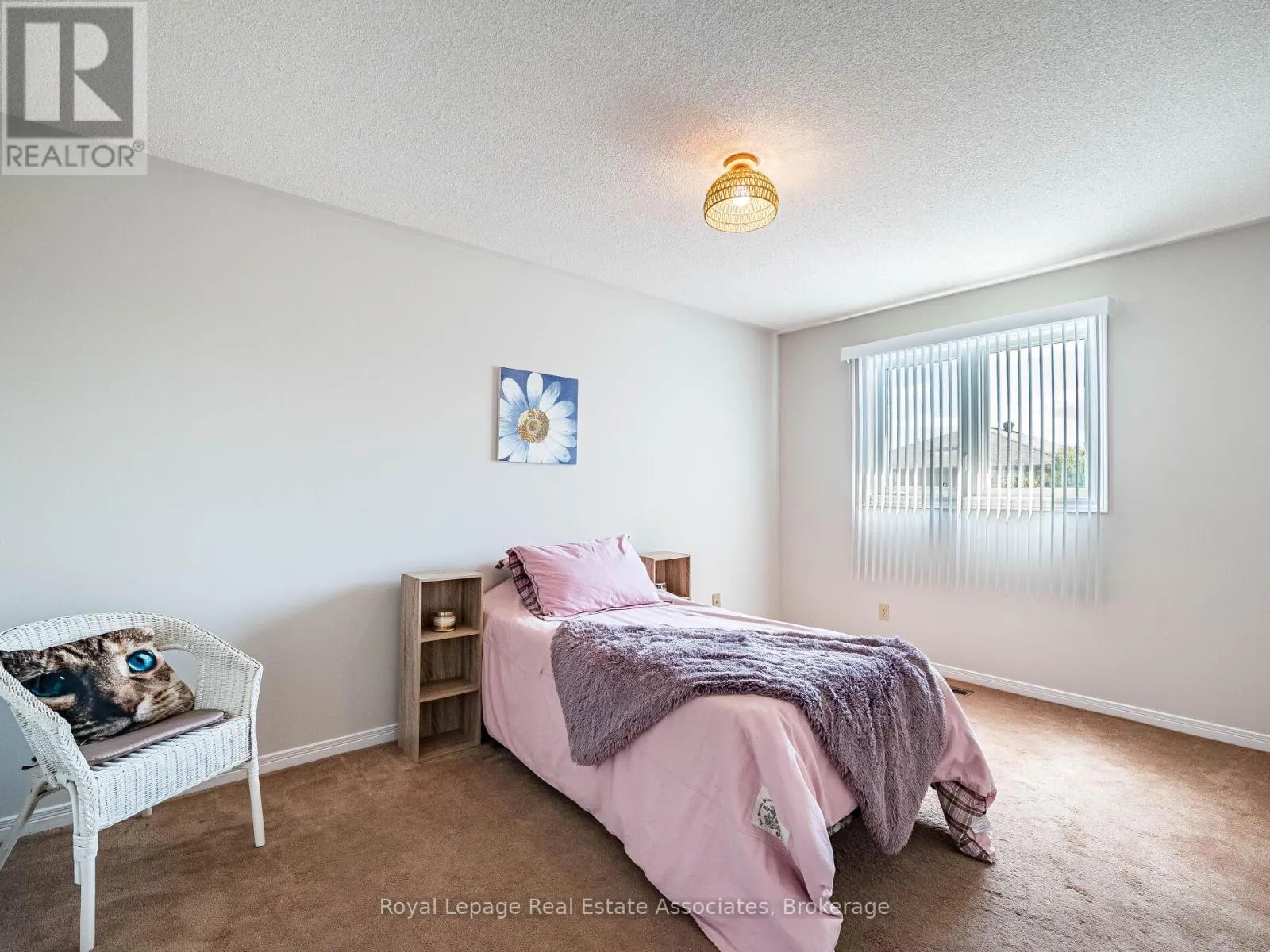 6033 DUFORD DRIVE