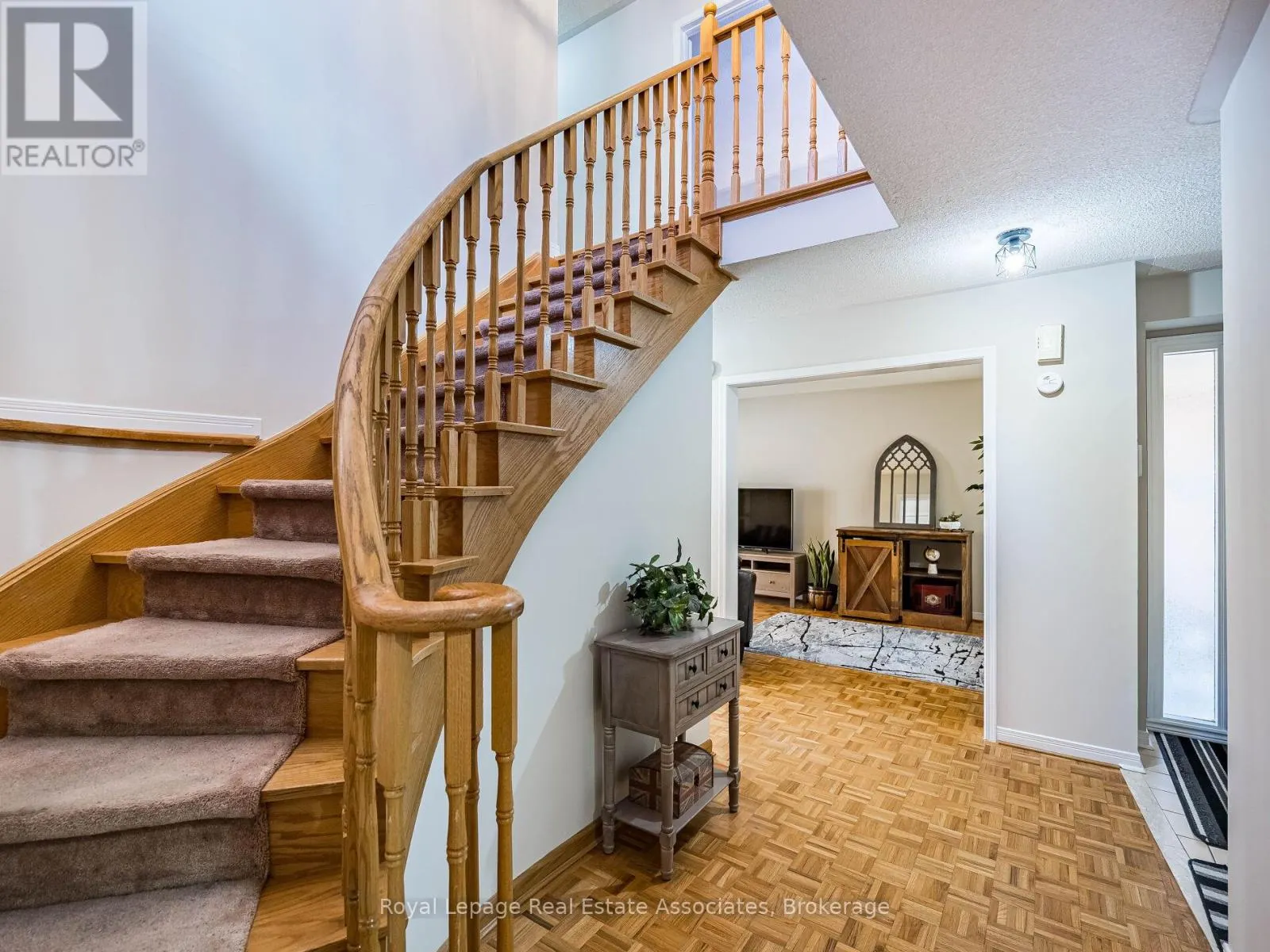 6033 DUFORD DRIVE