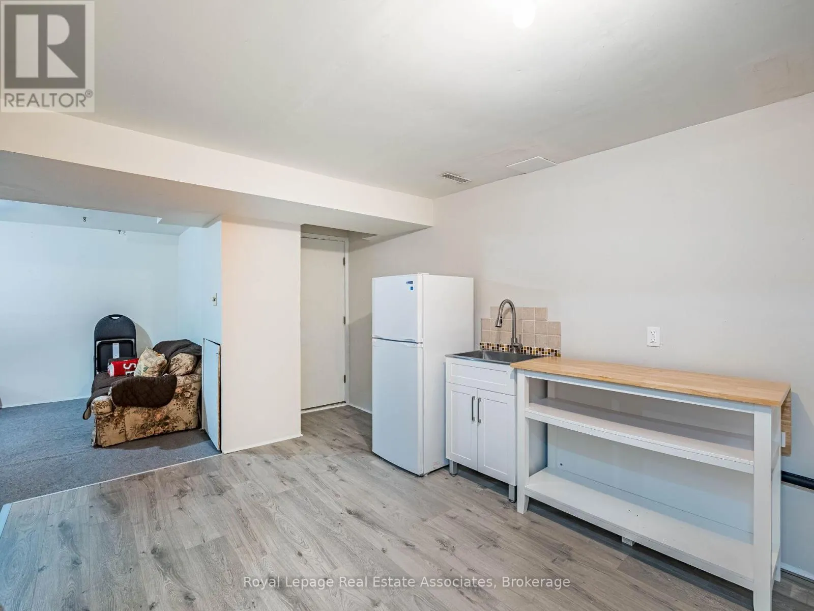 6033 DUFORD DRIVE