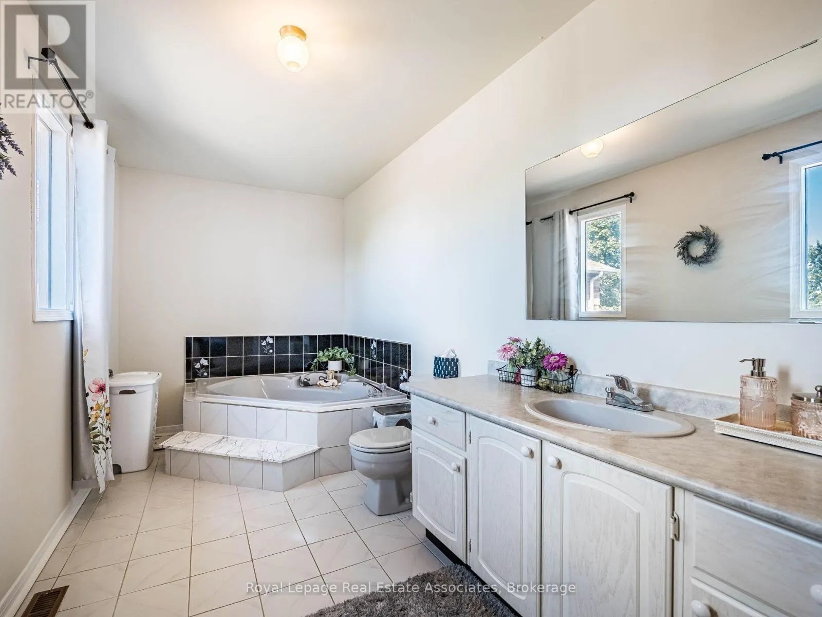 6033 DUFORD DRIVE