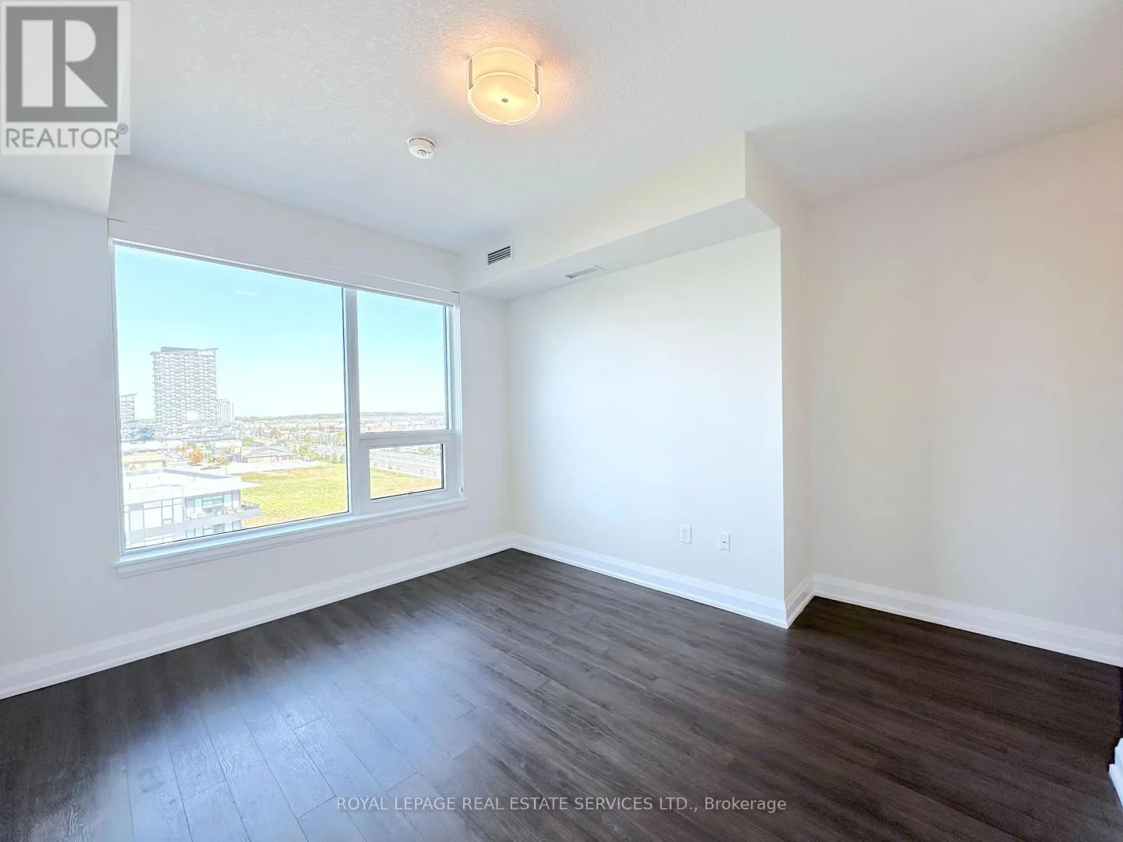 1005 - 2333 TAUNTON ROAD