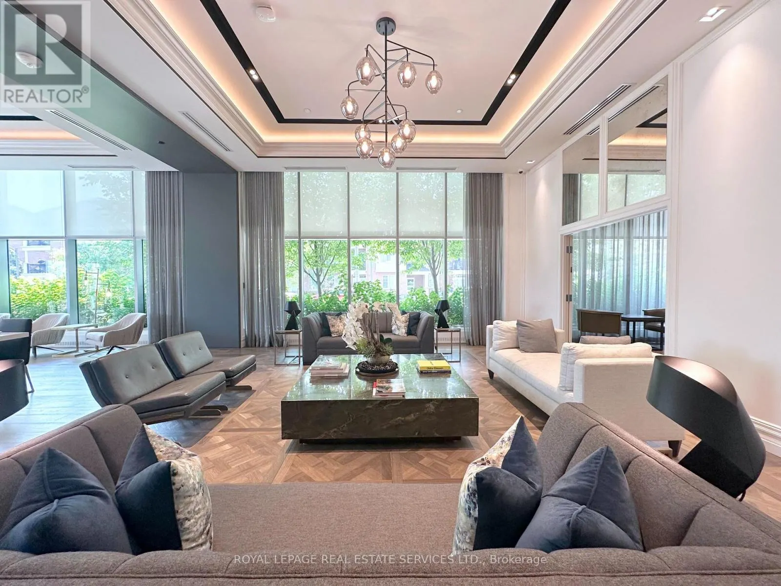 1005 - 2333 TAUNTON ROAD