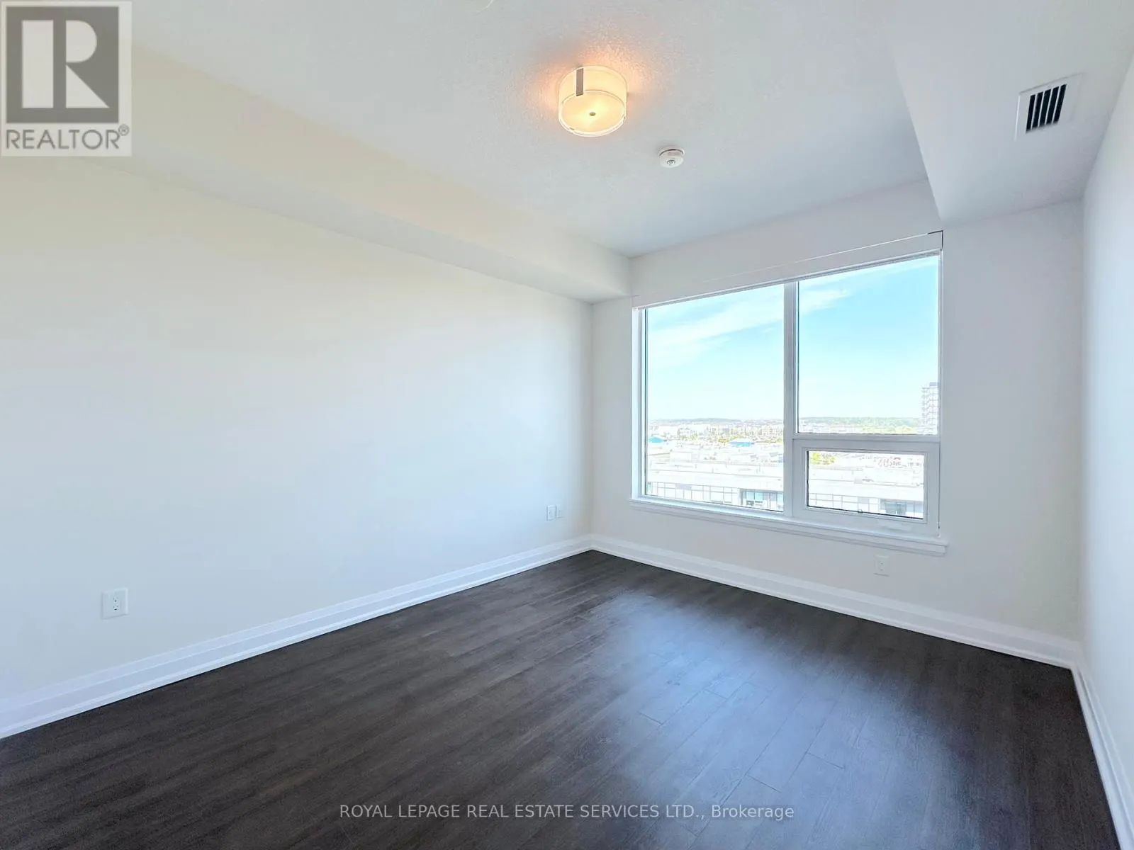 1005 - 2333 TAUNTON ROAD