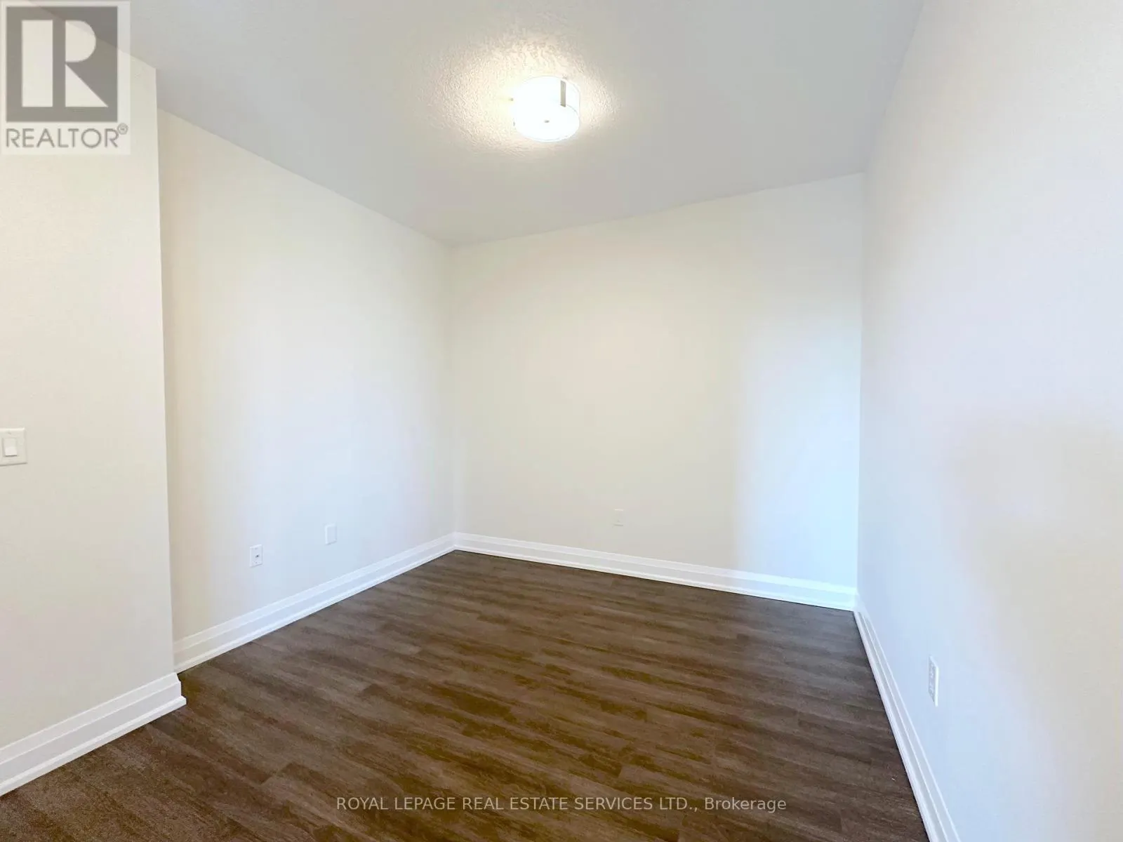 1005 - 2333 TAUNTON ROAD