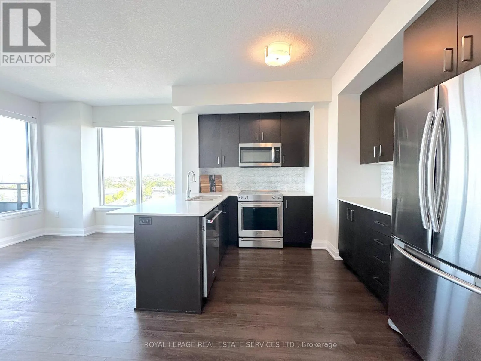 1005 - 2333 TAUNTON ROAD