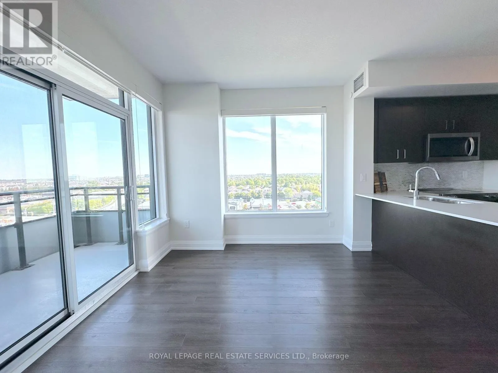 1005 - 2333 TAUNTON ROAD