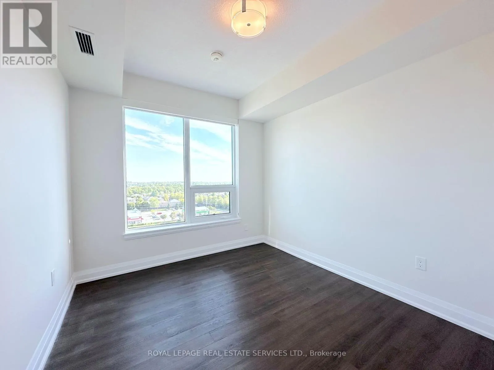1005 - 2333 TAUNTON ROAD