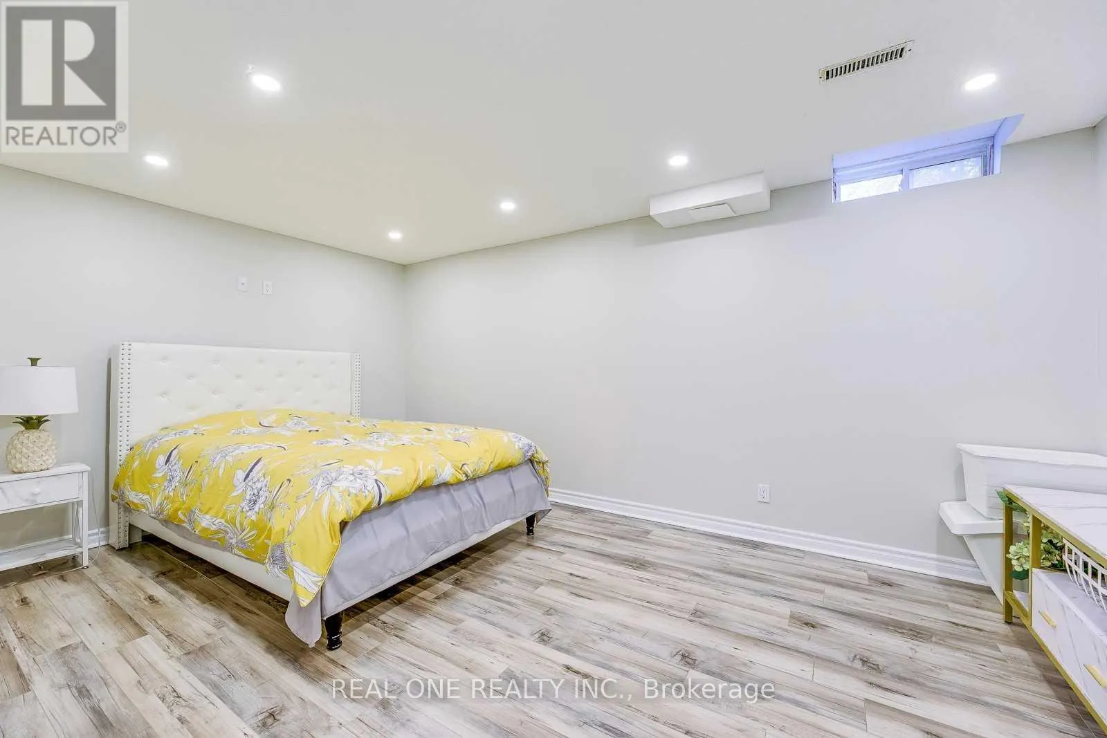 1342 WEIR CHASE