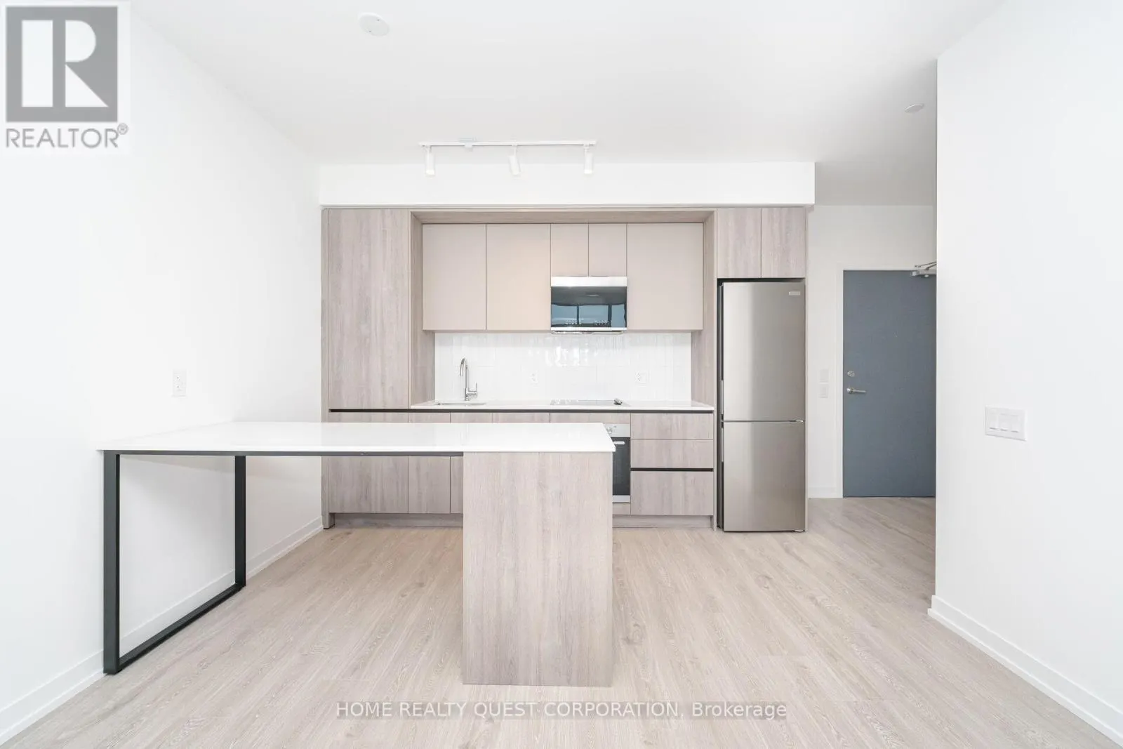 1510 - 2485 EGLINTON AVENUE W