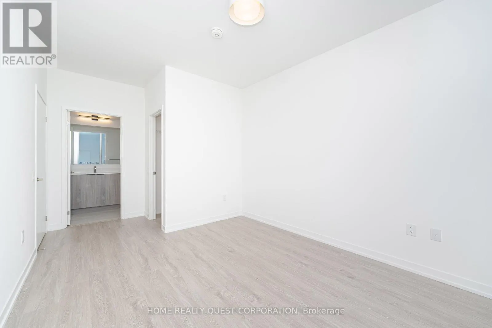 1510 - 2485 EGLINTON AVENUE W