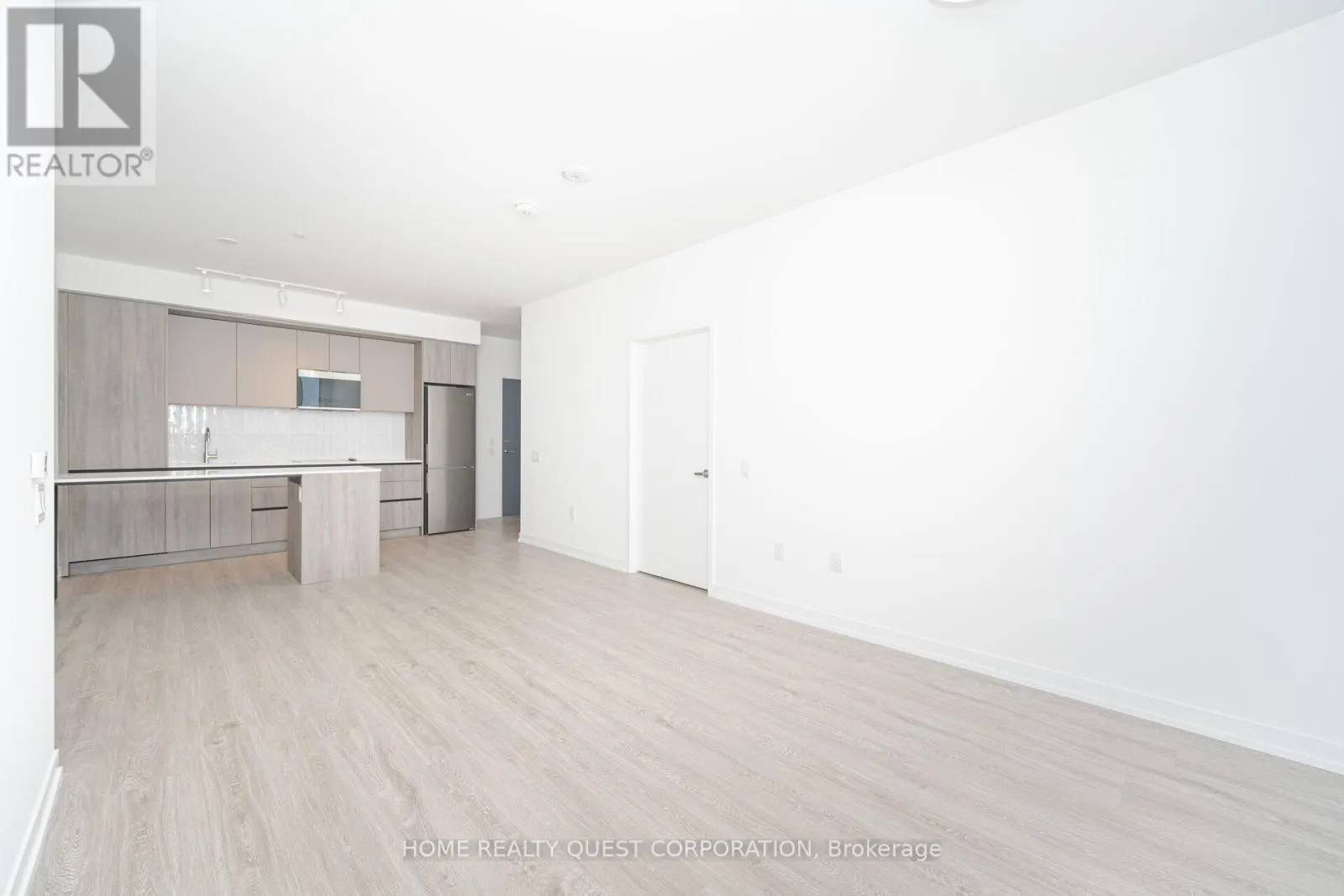1510 - 2485 EGLINTON AVENUE W