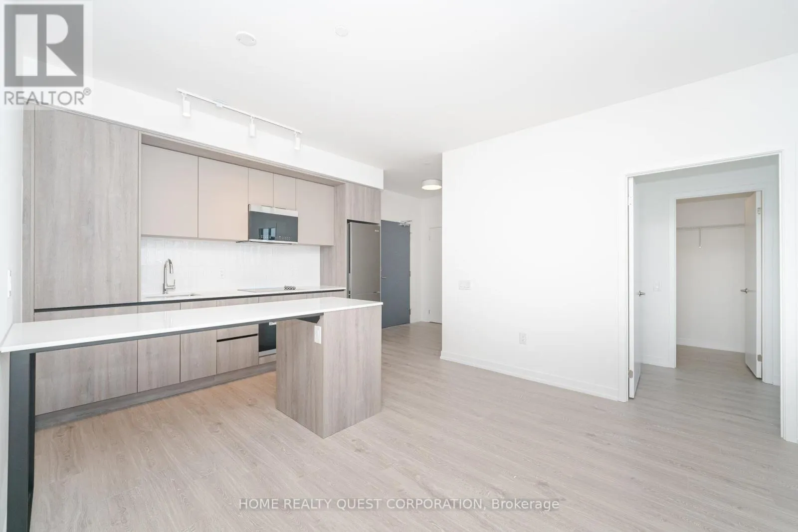 1510 - 2485 EGLINTON AVENUE W