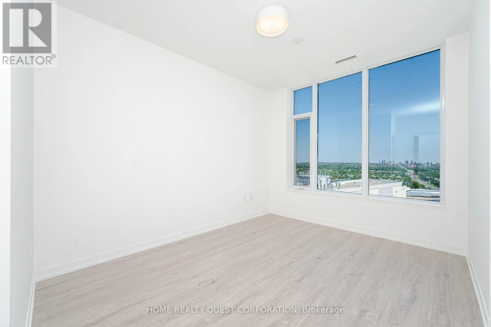 1510 - 2485 EGLINTON AVENUE W