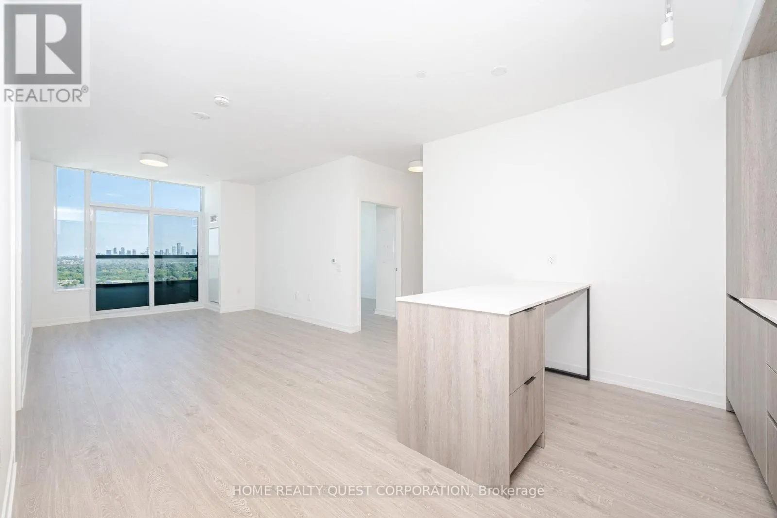 1510 - 2485 EGLINTON AVENUE W