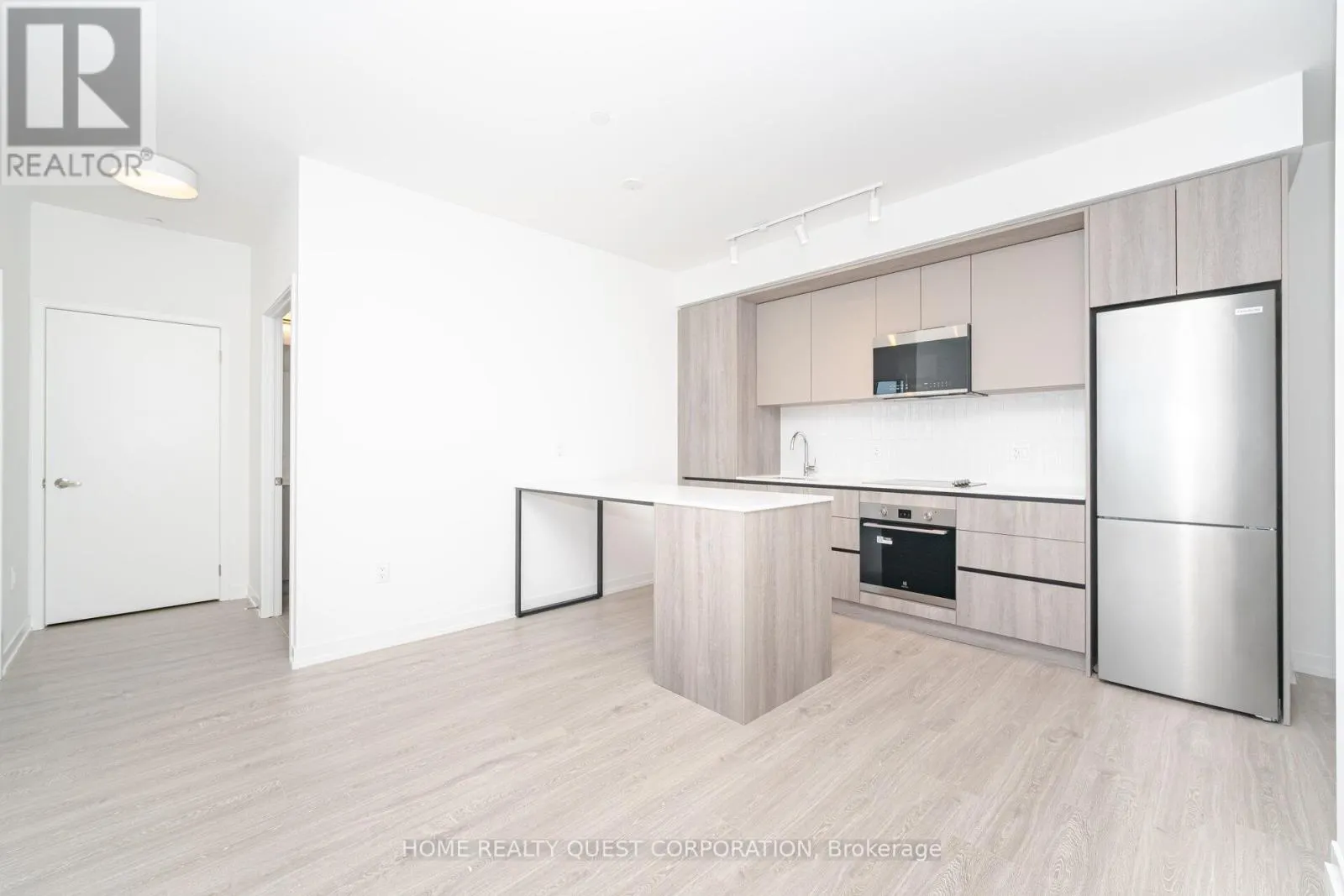 1510 - 2485 EGLINTON AVENUE W