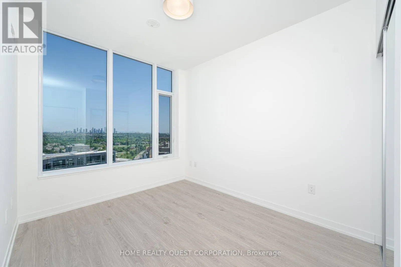 1510 - 2485 EGLINTON AVENUE W