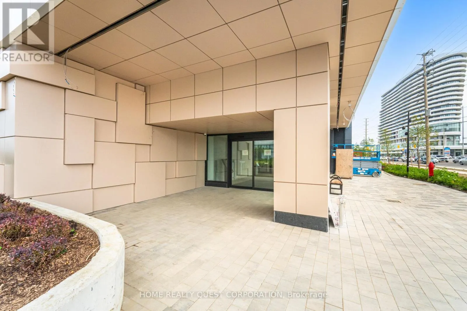 1510 - 2485 EGLINTON AVENUE W