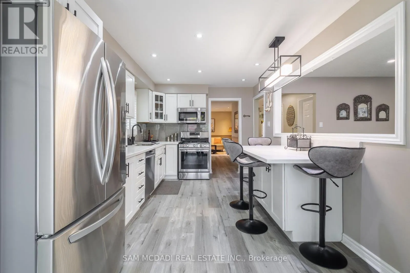 3183 VALCOURT CRESCENT