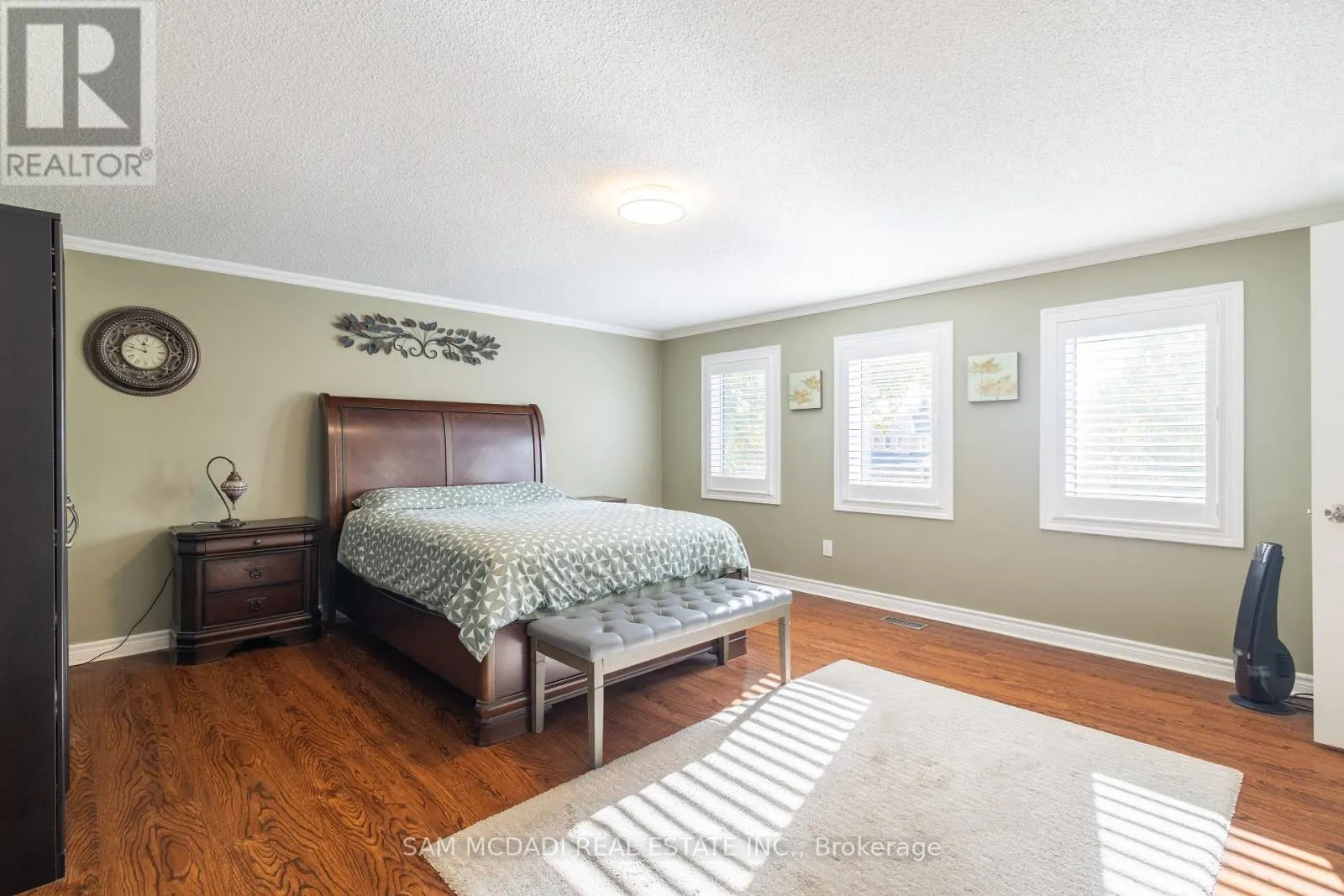 3183 VALCOURT CRESCENT