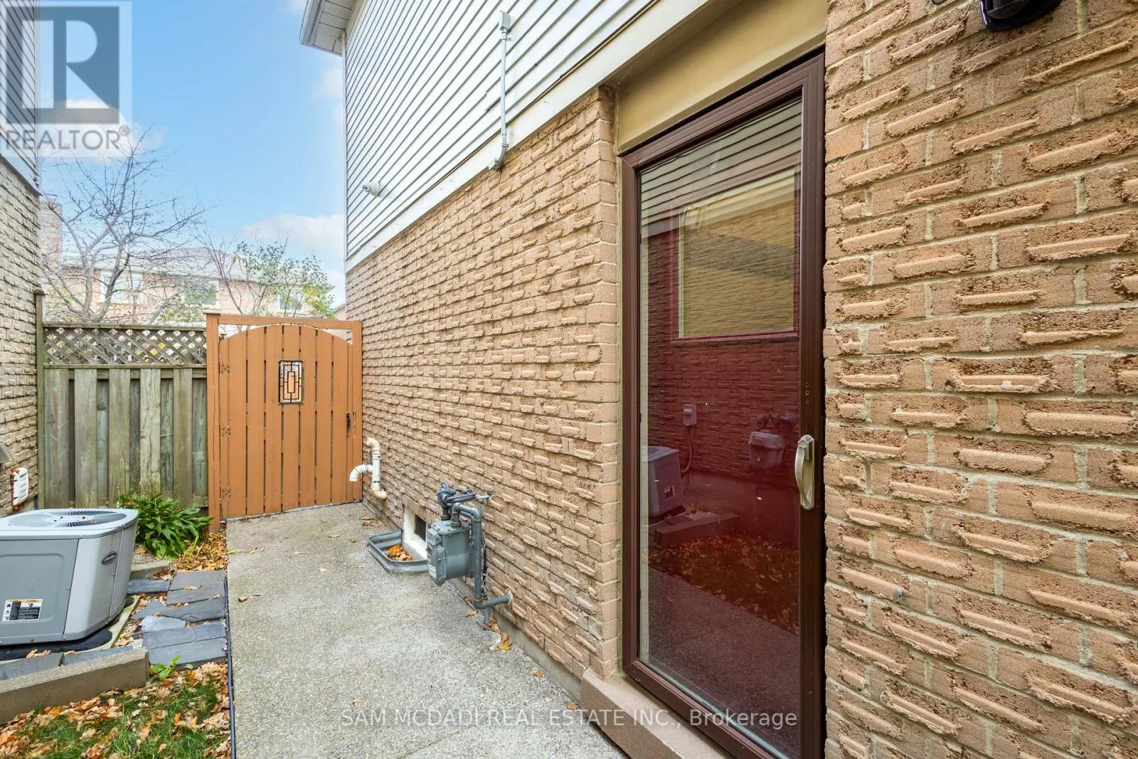 3183 VALCOURT CRESCENT