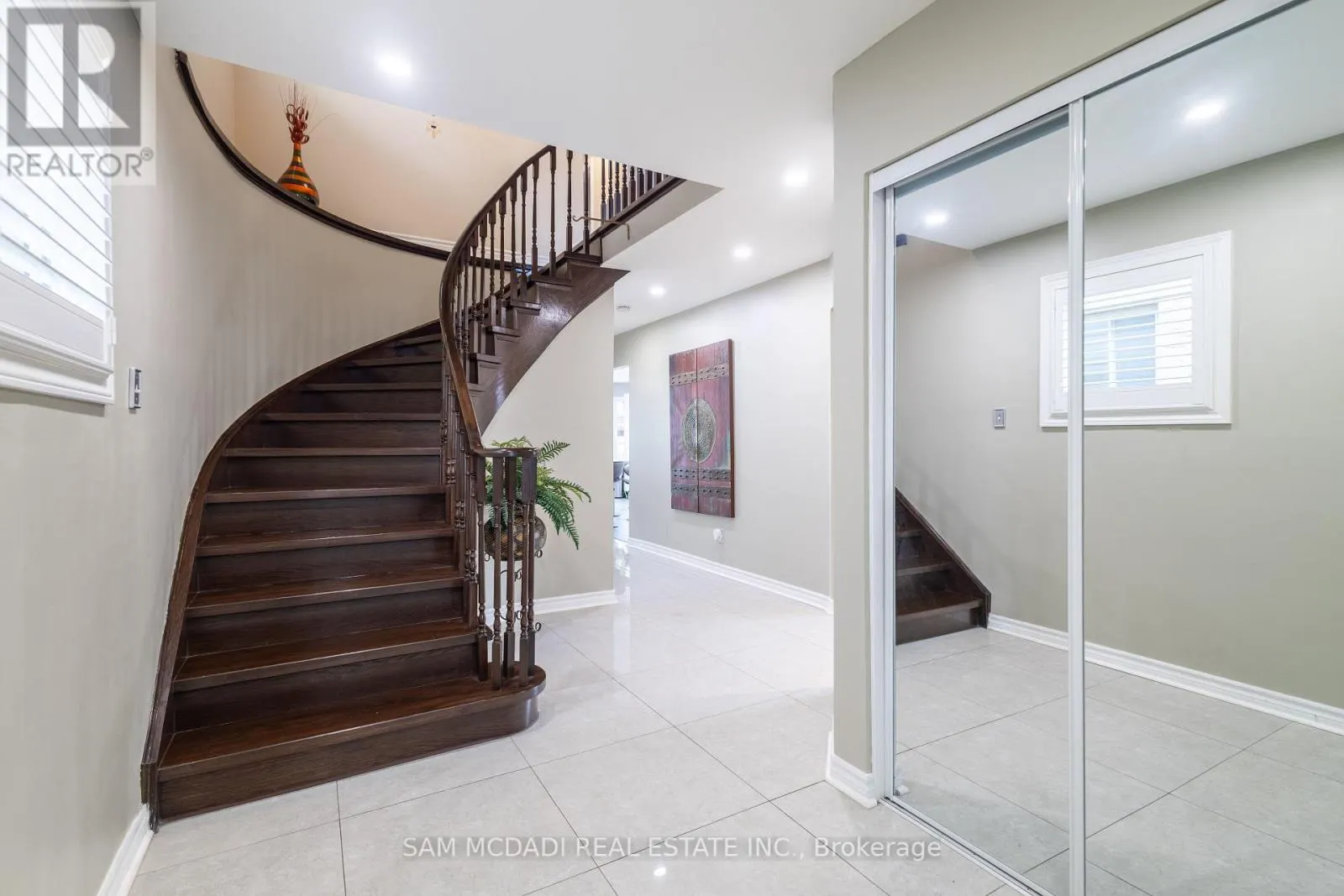 3183 VALCOURT CRESCENT