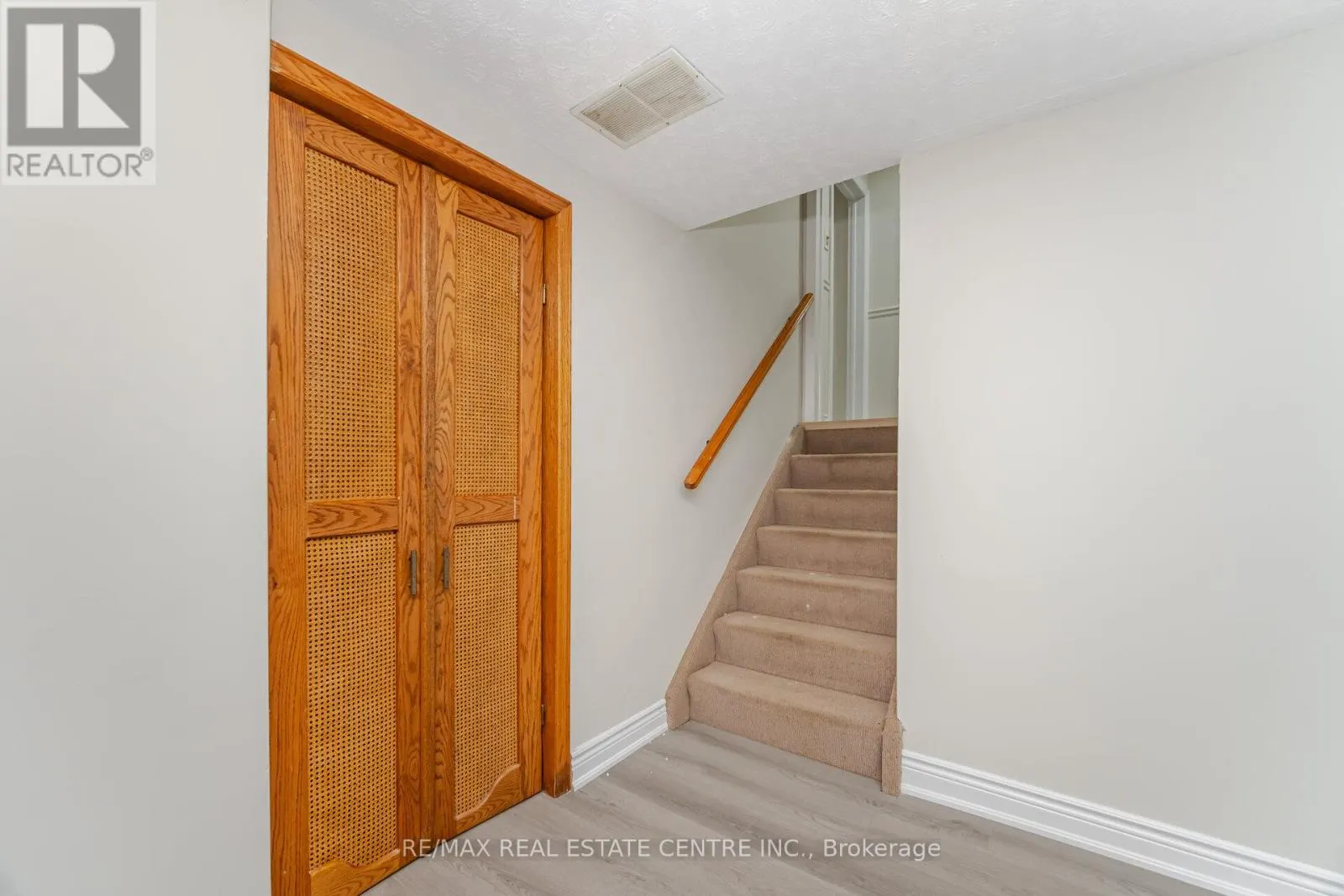 525 SWANN DRIVE