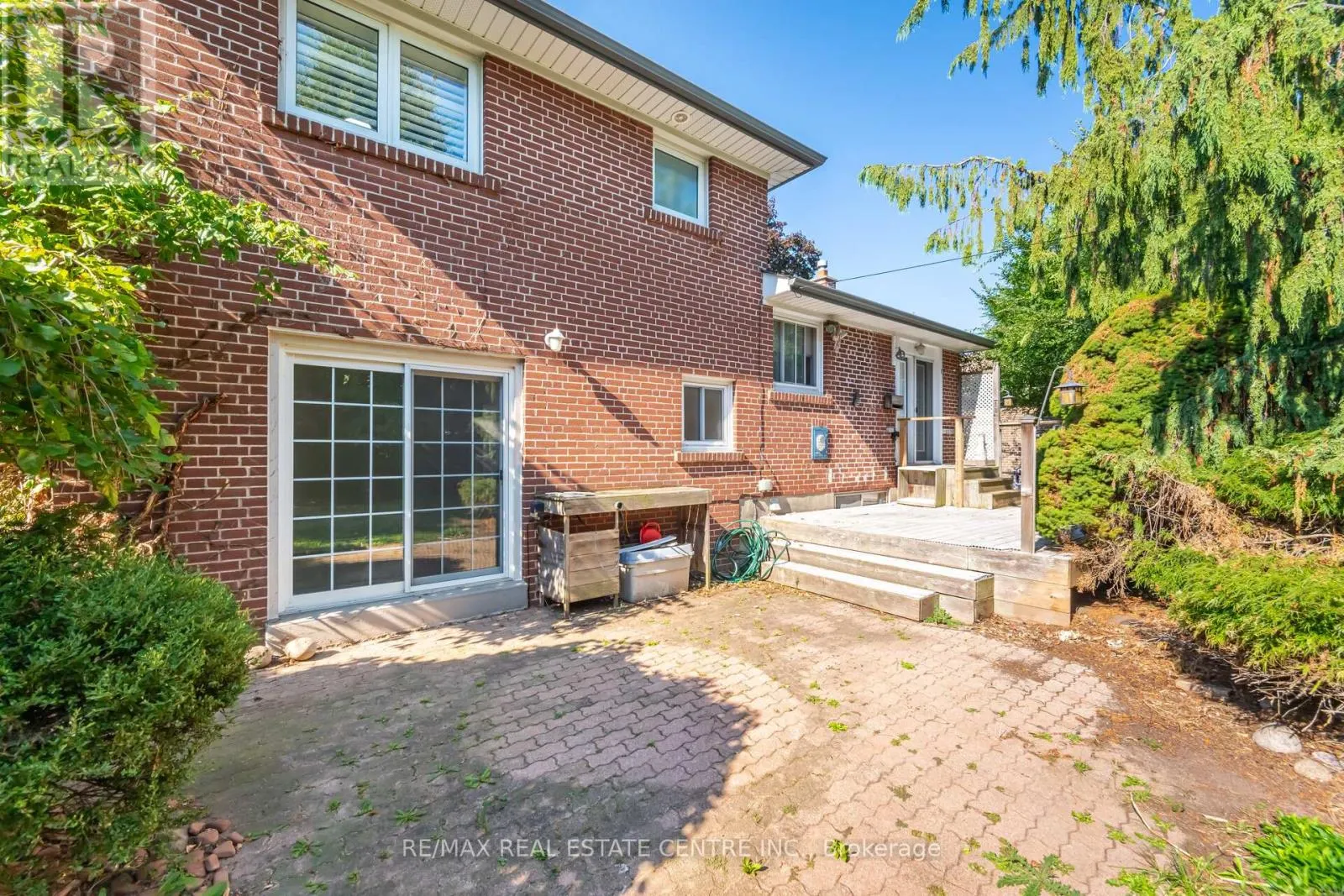 525 SWANN DRIVE