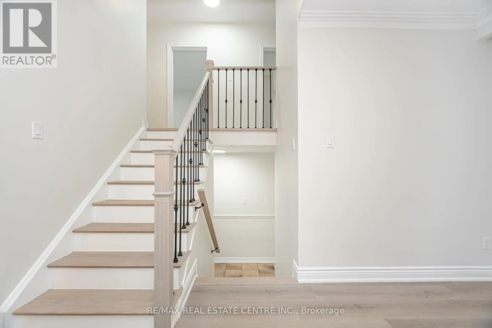525 SWANN DRIVE