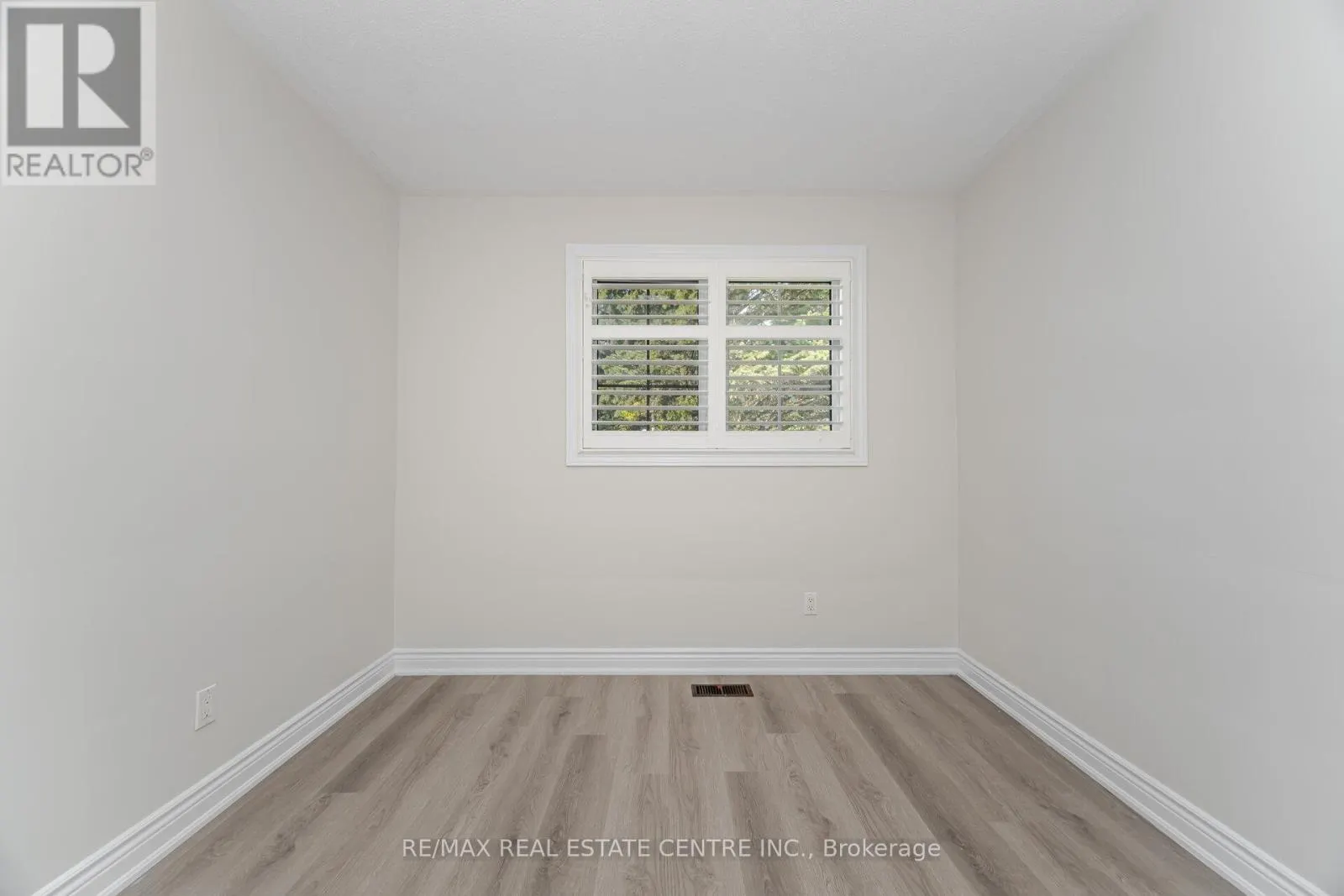 525 SWANN DRIVE