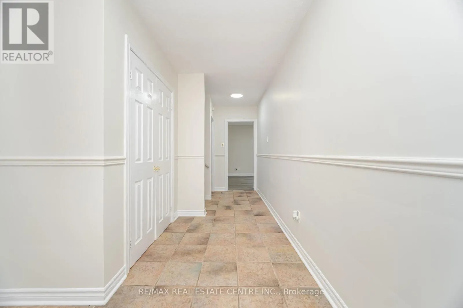 525 SWANN DRIVE