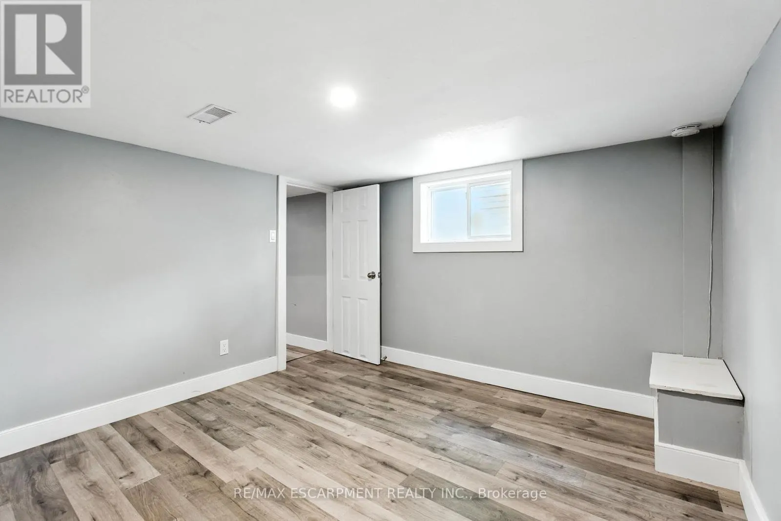1233 CORIC AVENUE