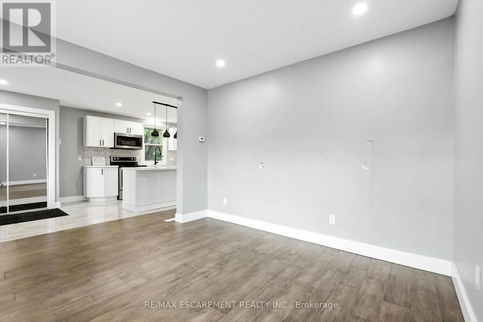 1233 CORIC AVENUE