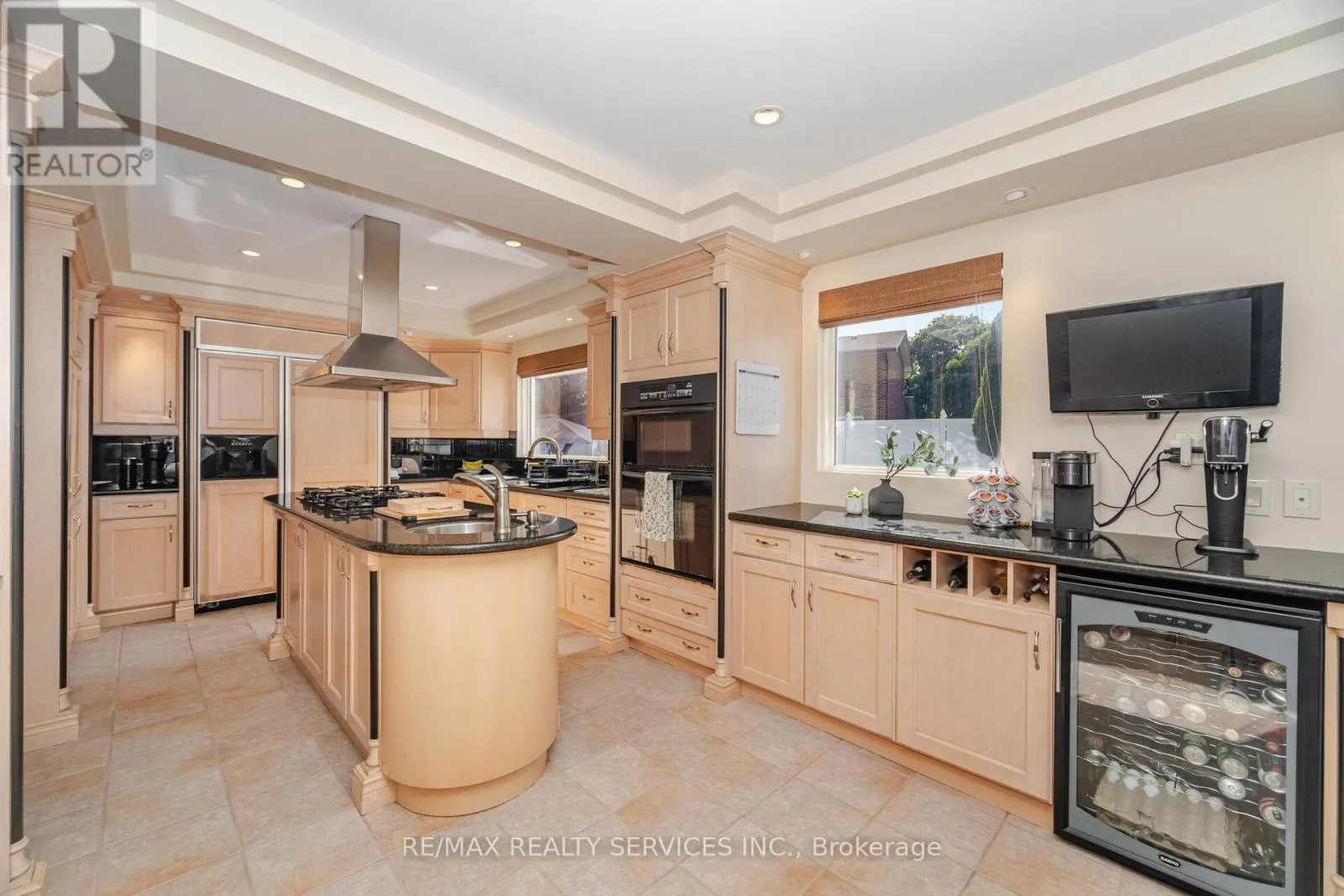 54 MAIDSTONE CRESCENT
