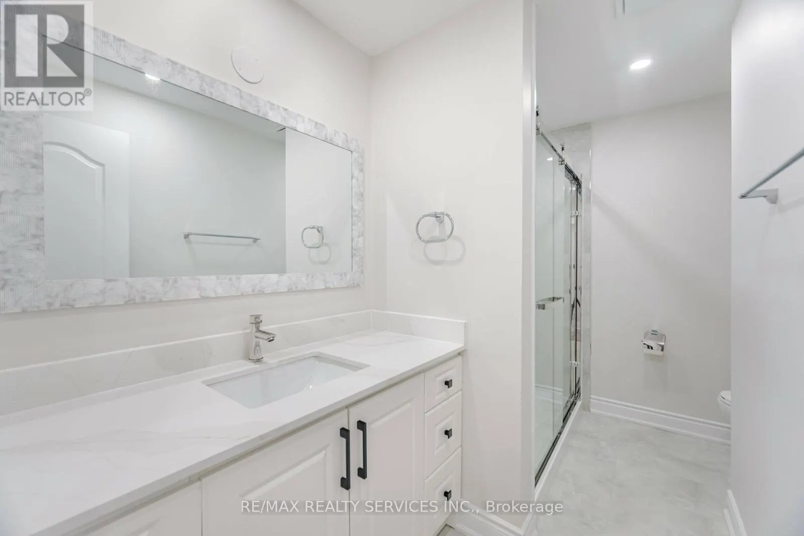 41 TOWN HOUSE CRESCENT