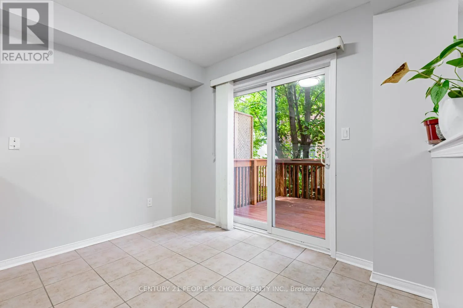 5 - 27 WEST DEAN PARK DRIVE
