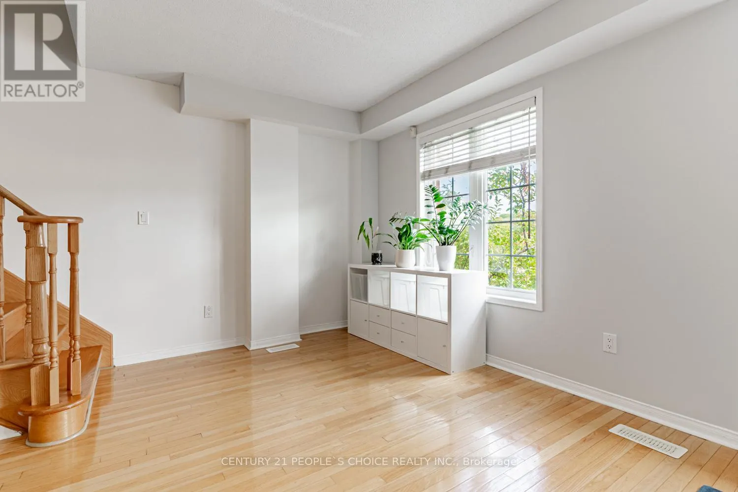 5 - 27 WEST DEAN PARK DRIVE