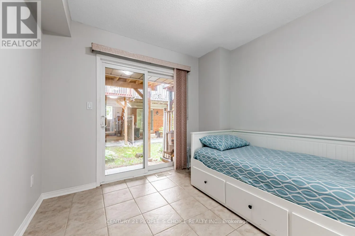 5 - 27 WEST DEAN PARK DRIVE
