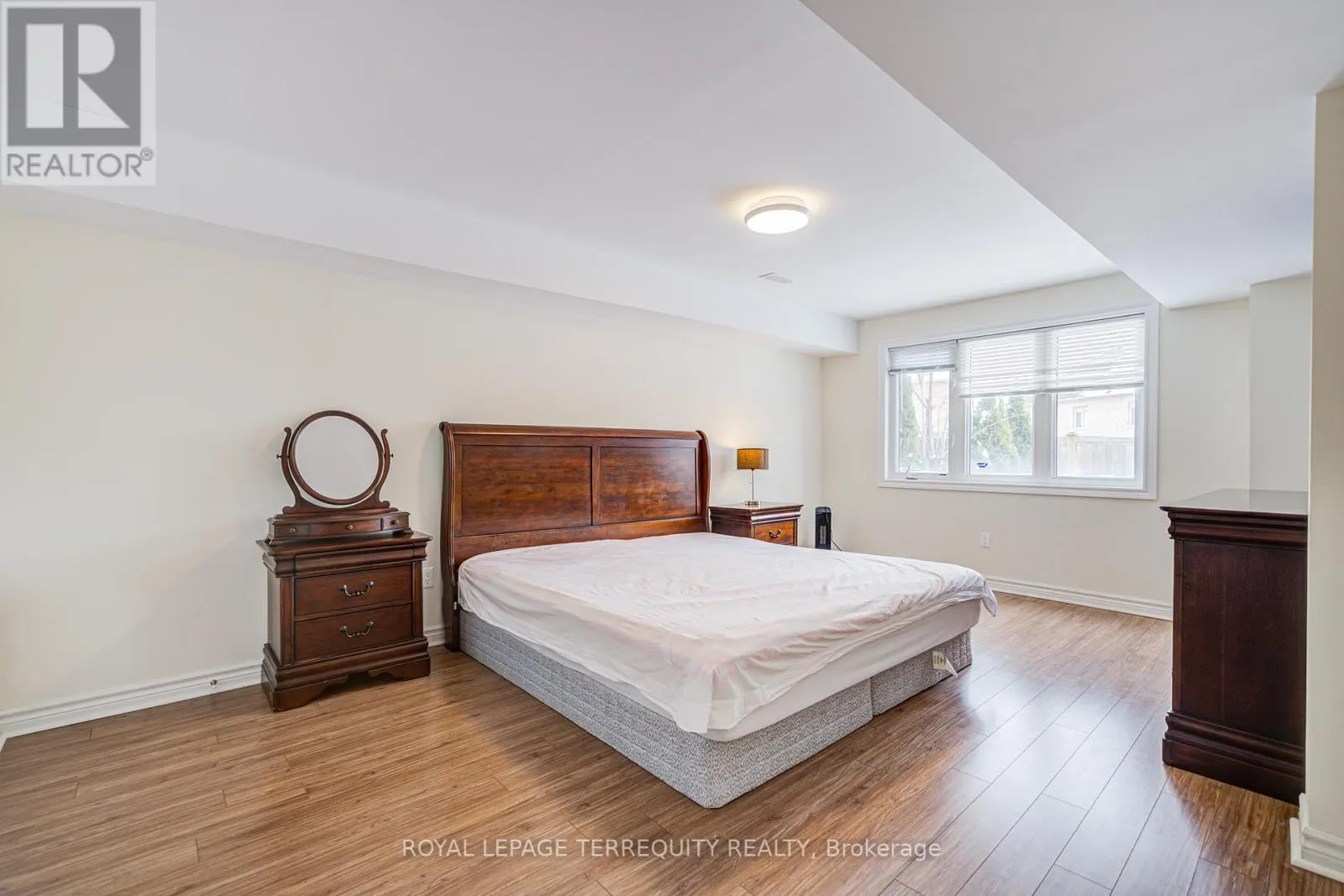 32 MISTYGLEN CRESCENT