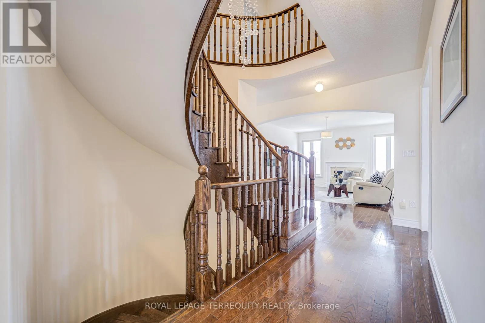 32 MISTYGLEN CRESCENT