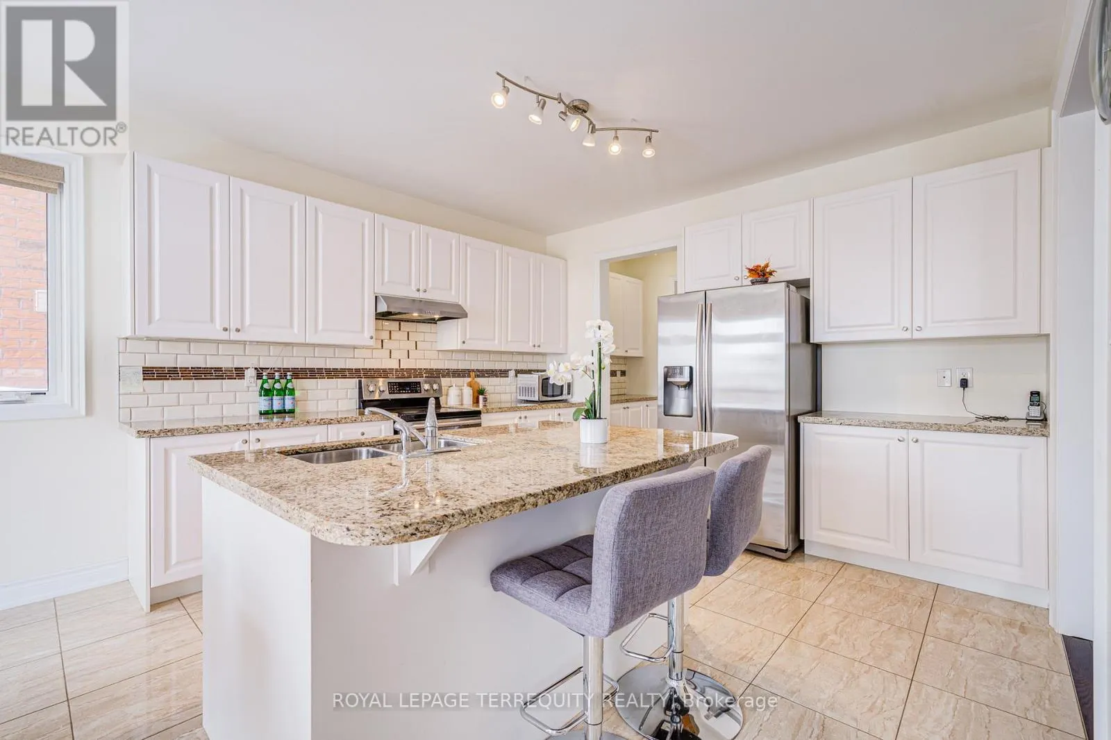 32 MISTYGLEN CRESCENT