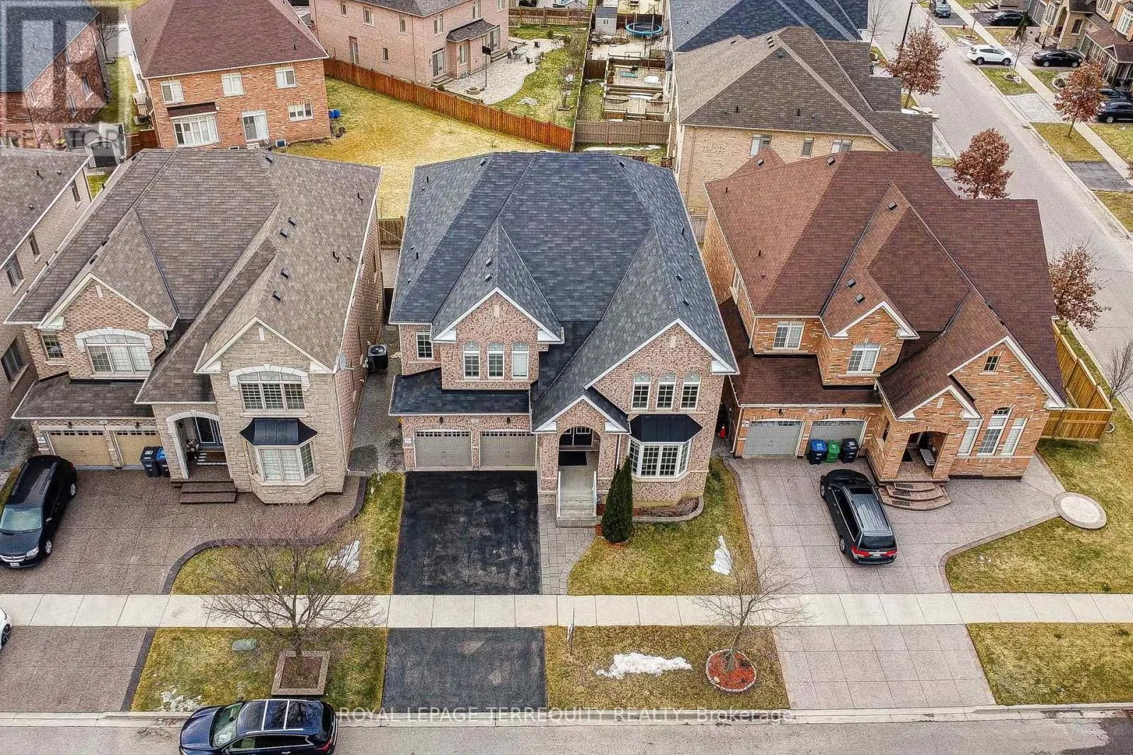 32 MISTYGLEN CRESCENT